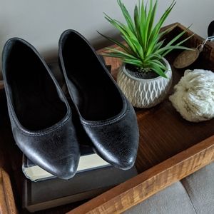 Frye Regina Black Flats 7m